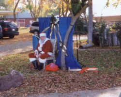 santa.jpg (160845 bytes)